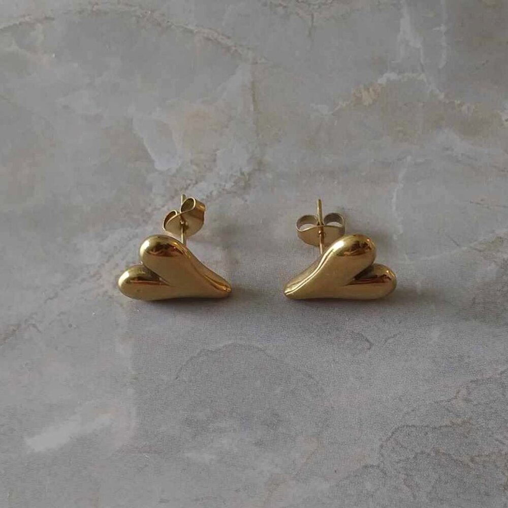 NEW Gold Heart Earrings